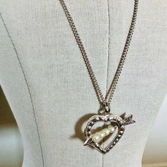 Vintage Trifari Earrings & Heart Necklace - Picture 5 of 17